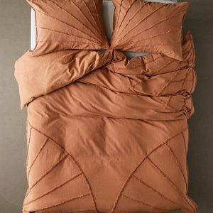 Twin/XL Twin Eden Tufted Duvet Cover Set - Urban Outfitters - 2 Available
